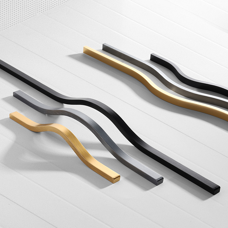 Drawer Pull Gold - Galwanicznie szczotkowane złote uchwyty do szafek