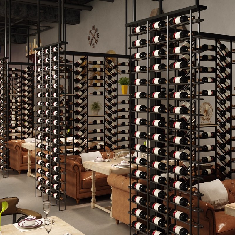 Stojak na wino z żelazną konst – Z. A. Furniture recenzja i cena